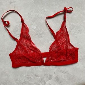 CALVIN KLEIN - Red Lace Bralette